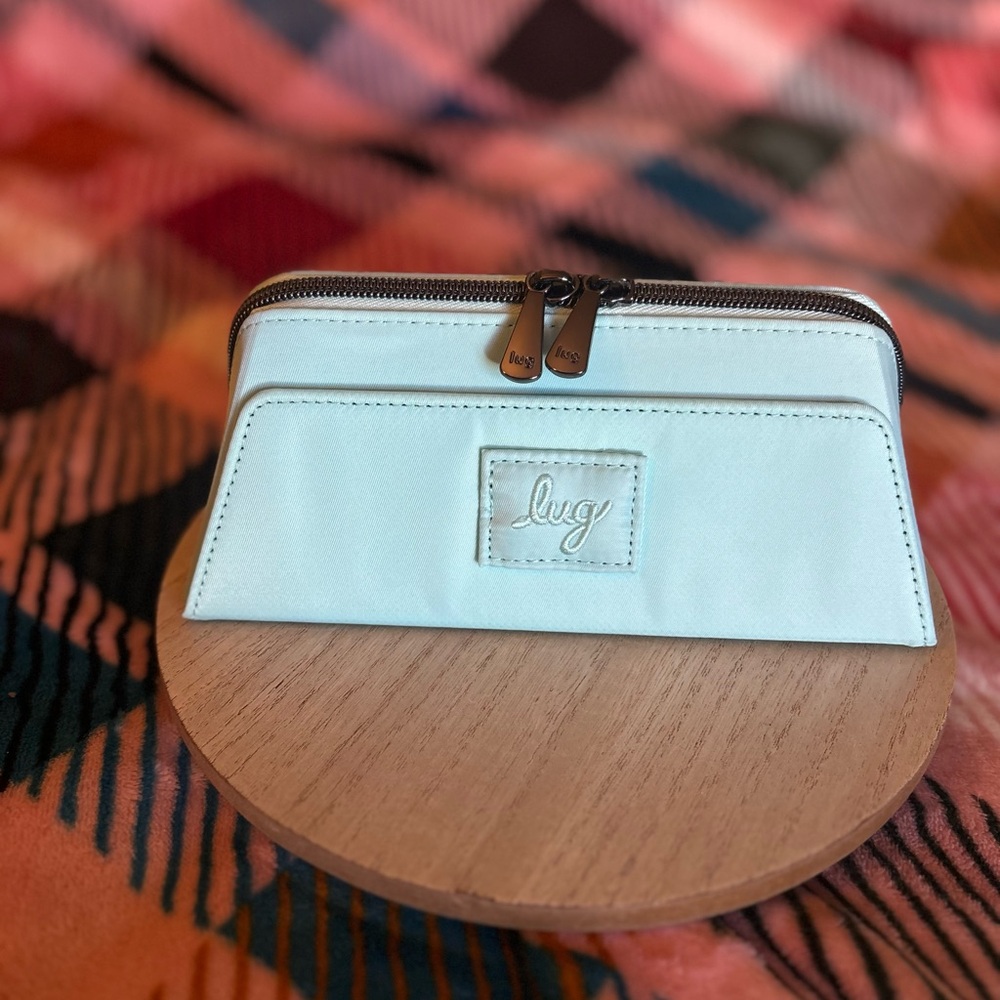 Lug Slumber Accessory Bag & Phone Stand in Aquamarine Blue